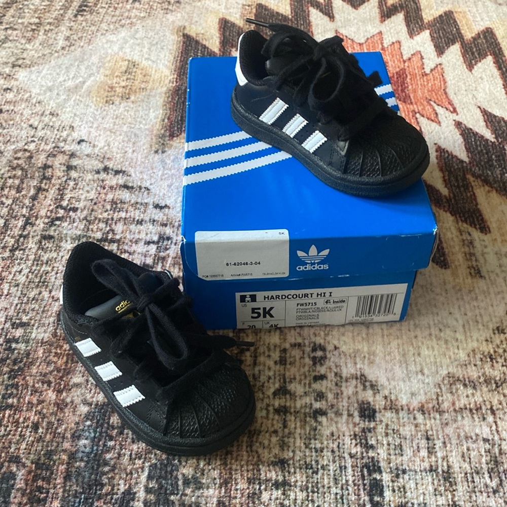 Baby, shell top Adidas sneakers